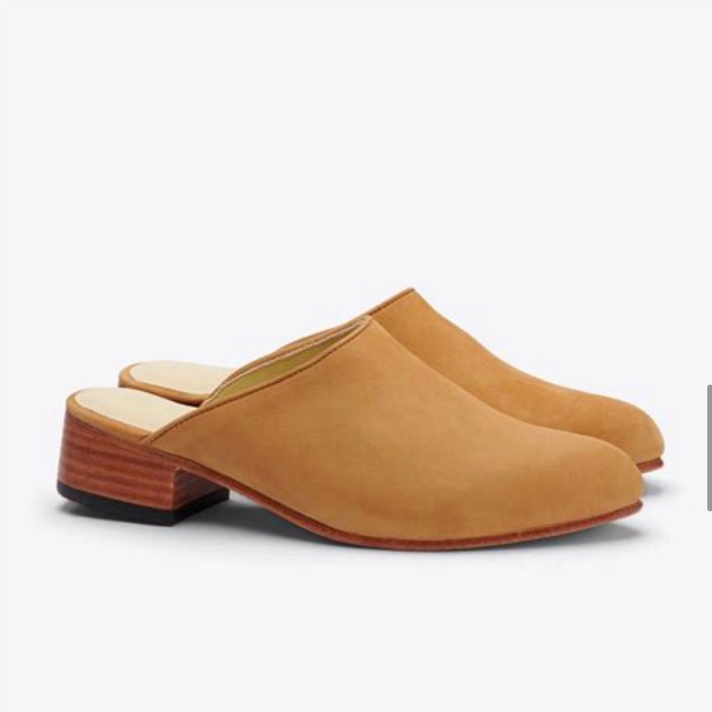 Nisolo Mariella Mule in Sand, Size 7.5